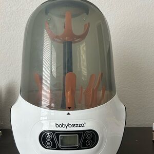 Baby Brezza bottle sterilizer and dryer